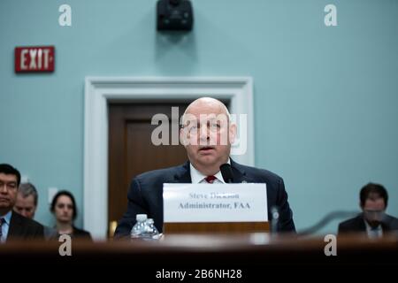 Washington DC, USA. März 2020. Steve Dickson, Administrator der Federal Aviation Administration, gibt vor dem US-amerikanischen Haushaltsausschuss für den GJ2021-Budgetantrag der Federal Aviation Administration im United States Capitol in Washington, DC, USA, am Mittwoch, den 11. März 2020 Zeugnis. Stockfoto