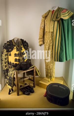 Habseligkeiten des Stierkampfers Curro Romero im Stierkampfmuseum La Maestranza, Sevilla, Spanien Stockfoto