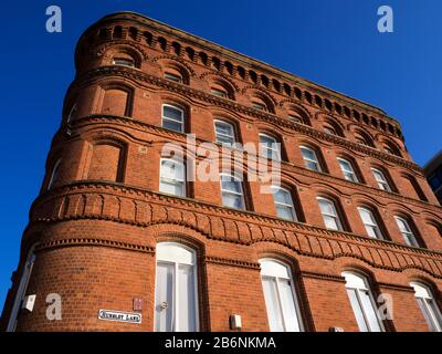 Bridge House ein dreieckiges Gebäude der Klasse II an der Kreuzung von Hunset Road und Hunset Lane Leeds West Yorkshire England Stockfoto