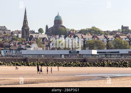 Neuer Strand von Brighton und Strandpromenade, Wallasey. Stockfoto