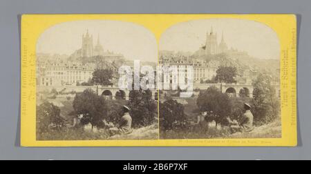 Gezicht op Lausanne, met op de voorgrond een zittende man Lausanne Capitale du Canton de Vaud Suisse (titel op object) View of Lausanne, im Vordergrund ein sitzendes manLausanne Capitale du Canton de Vaud. Suisse. (Titelobjekt) Eigenschaftstyp: Stereobild Artikelnummer: RP-F F08004 Aufschriften / Marken: Nummer, Nachschrift, gedruckt: '20 .'ophrift, recto, gedruckt: 'Ansichten der Schweiz, fotografiert von W. England. (Eingetragen) Unter der besonderen Schirmherrschaft des Alpenvereins.' Hersteller: Fotograf: William England (Listed Property) Ort Herstellung: Waadt dating: CA. 1850 - ca. 1880 Physical f. Stockfoto