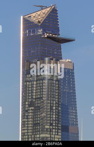 New York, USA. März 2020. Blick vom Edge Observatory in New York, Vereinigte Staaten diesen Mittwoch, 11. Es ist das höchste Observatorium mit einem offenen Deck auf der westlichen Hemisphäre, das einen unvergleichlichen 360-Grad-Blick auf die legendäre Skyline von New York City bietet. Im Herzen von Hudson Yards, aufregender Glasboden, angewinkelte Glaswände, Horizont-Stufen im Freien, Beobachtungsbereich im Freien auf 100 Grad Boden. Kredit: Brasilien Photo Press/Alamy Live News Stockfoto