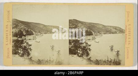 View Rumelikavaği, Istanbul und BosporusRoumeli Kavak (Titelobjekt) Constantinople (Serienobjekt) Objektart: Stereobild Artikelnummer: RP-F13239 Aufschriften / Marken: Number, Recto, Printed: '20' Hersteller: Fotograf: Anonymer Verleger: Linde & Co. (Sophus Williams), E. (Listed Property) Ort Herstellung: Fotograf: Rumelikavağiuitgever: Berlin Datum: 1873 - 1890 Material: Pappe Papiertechnik: Albumin Druckabmessungen: Sekundäres Medium: H 88 mm × W 177 mm Betreff: Küste wo: Rumelikavaği Stockfoto