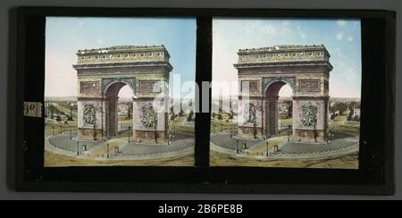 Gezicht op de Arc de Triomphe in Parijs, Frankrijk Ansicht des Arc de Triomphe in Paris, Frankreich Immobilientyp: Stereobilie Artikelnummer: RP-F F08429 Aufschriften/Marken: Nummer, Recto, festsitzender '90'-Hersteller: Fotograf: Anonymer Ort Herstellung: Paris Datum: 1856 - 1890 Material: Gläserner Dichtungsrand: Papiertechnik: Diapositive / handfarbige Messungen: Glas: H 84 mm × W 170 mm Motiv: Triumphbogen Stockfoto