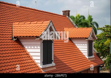 Teilansicht eines gebäudes im holländischen Stil in Paramaribo, der Hauptstadt der ehemaligen niederländischen Kolonie Suriname Stockfoto