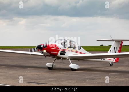 Grob 109b Motorsegler "Wachsamkeit" der Royal Air Force Air Cadet Organisation. Stockfoto