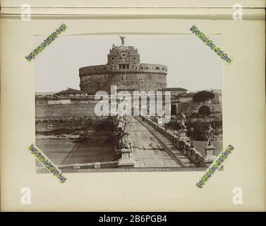 Gezicht op de Engelenburcht en de Ponte San Angelo in Rome Mausoleo d'Adriano o Castel S Angelo Co ponte Elio Roma (titel op object) Teil des Albums mit dem Aufnahmen untersucht werden sollen: Bedingungen in italienischen Städten und Kunstwerken. Hersteller : Fotograf: Anonymer Ort Herstellung: Rom Datum: CA. 1860 - ca. 1900 Physikalische Merkmale: Albumindruckmaterial: Papiertechnik: Albumin Druckabmessungen: Foto: H 185 mm × W 253 mm Betreff: Schlossbrücke Fluss (+ Landschaft mit Figuren, Mitarbeiter) Wo Gelbe Brücke Gelber Burg Tiber Stockfoto