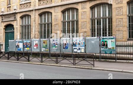 Offizielle Vorstände für die französische Gemeinderatswahl 2020 in Paris Stockfoto
