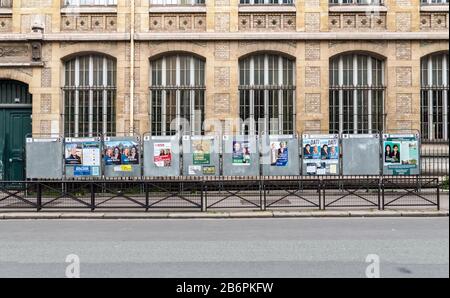 Offizielle Vorstände für die französische Gemeinderatswahl 2020 in Paris Stockfoto