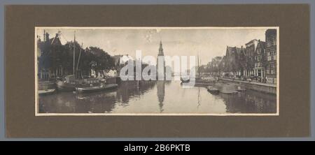 Gezicht op de Oude Schans en de Montelbaanstoren, gezien richting het IJ, Amsterdam Blick auf die Oude Schans und Montelbaanstoren Blick auf die IJ, Amsterdam Immobilientyp: Foto-Panoramaobjektnummer: RP-F 2003-126 Aufschriften / Marken: Anmerkung, verzieh, geschrieben in Bleistift: "Carb Velox / 2 1/2 Sei [...] Herstellung: Creator: Fotograf: Albert Kapteyn (zugeschrieben) Ort Herstellung: Niederlande Datum: CA. 1900 - ca. 1925 Physikalische Merkmale: Gelatine silberfarbenes Druckmaterial: Papier Pappe Technik: Gelatine silberfarben Druckabmessungen: Foto: H 85mm × W 240 mmblad: H 133 mm × W 204 mm Stockfoto