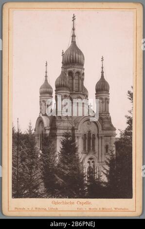 Bild op de Russische Kerk van de Heilige Elisabeth in Wiesbaden Griechische Capelle (titel op object) Gezicht op de Russische Kerk van de Heilige Elisabeth in wie: SbadenGriechische Capelle (titel op object) Objekttyp : kabinetfoto fotomechanische afdrauk Objectmer: 700F-Vosfeld: Nafdruk-F: 7000-83 Anoniemvervaardiger: Johan Nöhring (vermeld op object)uitgever: Moritz & Münzel (vermeld op object)Plaats herstellen: Fotograaf: Wiesbadenvervaardiger: Lübeckuitgever: Wiesbaden Dating: CA. 1869 - ca. 1900 Material: papierkarton Stockfoto