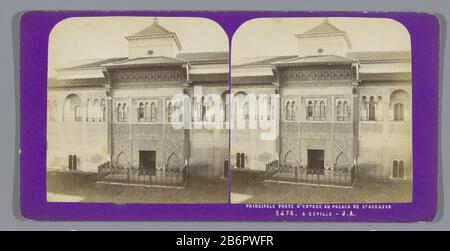 Blick auf den Haupteingang des Alcazar in der SevillaPrincipale Porte d'Admission au Palais de l'Alcazar a Séville (Titelobjekt) Objektart: Stereobild Artikelnummer: RP-F07575 Aufschriften/Marken: Nummer, Nachdruck "2476." Hersteller: Fotograf: Jean Andrieu (Listed Property) Ort Herstellung: Sevilla Datum: Technische Merkmale: Albumindruckstoffe: Pappe Papiertechnik: Albumin Druckabmessungen: Sekundärmedium: H 85 mm × W 170 mm Betreff: Toreingang wo: Real Alcázar Stockfoto