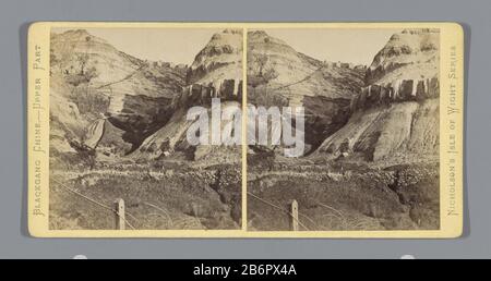 Gezicht op de kloof bij Blackgang Chine Blackgang Chine-Upper Part (titel op object) Ansicht des Canyons am Blackgang Chin Black Gang Chine-Upper Part (title object) Objekttyp: Stereobild Artikelnummer: RP-F04698 Aufschriften/Marken: Beschriftung, Recto, gedruckt, 'Nicholson's Isle of Wight Series' Hersteller: Fotograf: JW Nicholson (auf dem Objekt angegeben) Herstellung: Black Gang dating: CA. 1850 - ca. Physikalische Eigenschaften: Albumin Druckmaterial: Pappe Papiertechnik: Albumin Druckabmessungen: Sekundärträger: H 85 mm × W 170 mm Betreff: Schlucht, Kluft, ab Stockfoto