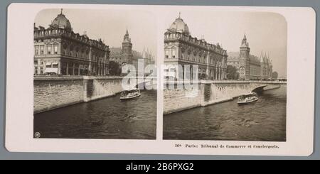 Gezicht op de oever langs de seine te Parijs, met op de achtergrond de Conciergerie Paris Tribunal de Commerce et Conciergerie (titel op object) Blick auf die Ufer entlang der seine in Paris, im Hintergrund der Concierge Namens Aris: Tribunal de Commerce et Conciergerie (title object) Immobilientyp: Stereobild Artikelnummer: RP-F 00-8918 Aufschriften / Marken: Aufschrift , Nachzeichnung, Druck: "NPG'Nummer, Nachzeichnung, Druck:" 168' Hersteller: Fotograf: Neue Photo Gesellschaft (Listed Property) Ort Herstellung: Paris Datum: Am oder nach dem Jahr 1905 Material: Pappe Papiertechnik: G Stockfoto