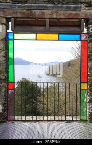 Claife Aussichtspunkt: Eine Touristenattraktion aus dem 18.. Jahrhundert mit einer wunderschönen Aussicht vom Westufer von Windermere, Lake District, Cumbria, Großbritannien, PETER GRANT Stockfoto