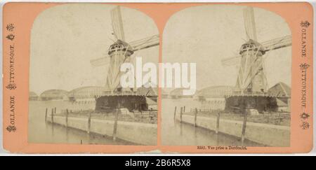Gezicht op een moren en de spoorbrug over de Oude Maas bij Dordrecht Vue pry a Dordrecht (titel op object) Hollande pittoresque (serietitel op object) View of a Mill and the Railway Bridge over the Oude Maas at Dordrechts Vue prize A Dordrecht (title object) Hollande pittoresque (Series title object) Immobilientyp: Stereobild Artikelnummer: RP-F12150 Aufschriften / Marken: Nummer, Nachschrift, gedruckt: "2293." Hersteller: Fotograf Jules Queval (Listed Property) Ort Herstellung: Dordrecht Datum: 1873 - 1890 Material: Pappe Papiertechnik: Albumin Druckabmessungen: Sekundärmedium: H Stockfoto