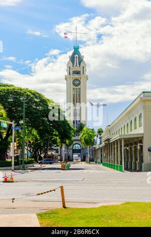 Honolulu, Oahu, Hawaii - 04. November 2019: Aloha Tower in Honolulu. Es ist ein Leuchtturm, der als eines der Wahrzeichen des Staates Hawaii gilt Stockfoto