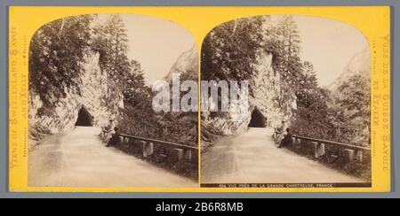 Blick auf einen Tunnel in der Nähe des Klosters La Grande ChartreuseVue près de la Grande Chartreuse, Frankreich (Titelobjekt) Objektart: Stereobild Artikelnummer: RP-F F08236 Aufschriften / Marken: Beschriftung, recto "Vues de la Suisse et Savoie Italie'nummer, recto '454' Hersteller: Fotograf: William England (Listed Property) Ort Herstellung: Grande Chartreuse Datum: CA. 1850 - ca. Technische Merkmale: Albumin Druckmaterialien: Kartonpapier Technik: Albumindrucke Abmessungen: Sekundäres Medium: H 85 mm × W 170 mm Betreff: Unterirdischer Straßentunnel, in dem Berg: Grande Chartreuse Stockfoto