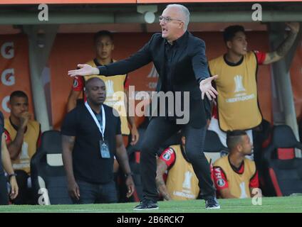 Estadio Monumental David Arellano. März 2020. Santiago, Chile; Copa Libertadores, Colo Colo gegen Athletico Paranaense; Athletico Paranaense Manager Dorival Junior Credit: Action Plus Sports/Alamy Live News Stockfoto