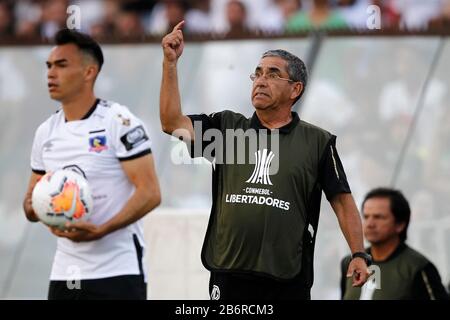 Estadio Monumental David Arellano. März 2020. Santiago, Chile; Copa Libertadores, Colo Colo gegen Athletico Paranaense; Colo-Colo-Manager Gualberto Jara Credit: Action Plus Sports/Alamy Live News Stockfoto