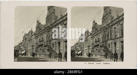 Gezicht op het stadhuis aan de Breestraat in Leiden Holland Leiden Stadhuis (titel op object) Blick auf das Rathaus an der Breestraat in Leiden, Holland. Führen. Hall (Titelobjekt) Objektart: Stereobild Artikelnummer: RP-F F12190 Aufschriften / Marken: Anzahl, Nachdruck: "11" Hersteller: Fotograf: Anonymer Verleger: Neue Photo Gesellschaft (Listed Property) Ort Herstellung: Fotograf: Leiden Herausgeber: Steglitz 1898 - 1935 Material: Papiertechnik: Gelatine Silber Druckabmessungen: Sekundärmedium: H 89 mm × W 180 mm Betreff: Rathaus der Straße wo: Breestraat hal Stockfoto