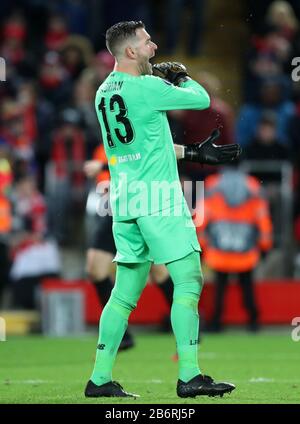 Anfield, Liverpool, Merseyside, Großbritannien. März 2020. UEFA Champions League, Liverpool gegen Atletico Madrid; Liverpooler Torhüter Adrian reagiert nach Marcos Llorente von Atletico Madrids 105. Minute Tor, das Atletico ein 2-3-aggregiertes Lead Credit bescherte: Action Plus Sports/Alamy Live News Stockfoto