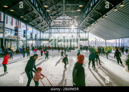 Die Werften Skate Plaza, untere Lonsdale, North Vancouver, British Columbia, Kanada Stockfoto