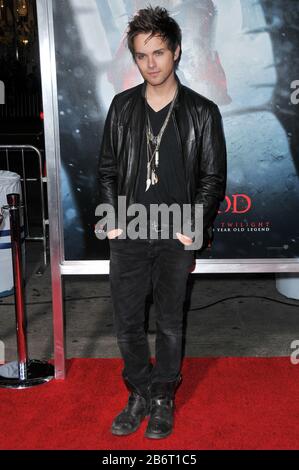 Thomas Dekker im Red Riding Hood Los Angeles Premiere im Grauman's Chinese Theatre in Hollywood, Kalifornien. Die Veranstaltung fand am Montag, den 7. März 2011 statt. Foto von: SBM / PictureLux - Alle Rechte Vorbehalten - Aktenzeichen # 33984-2098SBMPLX Stockfoto