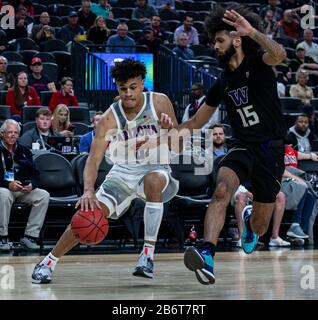 März 2020 Las Vegas, NV, USA Arizona Wildcats Guard Josh Green (0) fährt zum Hoop während des NCAA Pac12 Herren Basketball Tournament zwischen Arizona Wildcats und den Washington Huskies 77-70 gewinnen in der T- Mobile Arena Las Vegas, NV. Thurman James/CSM Stockfoto