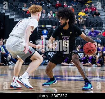 11. März 2020 Las Vegas, NV, USA Washington Huskies Guard Marcus Tsohonis (15) fährt während des NCAA Pac12 Herren Basketball Tournament zwischen Arizona Wildcats und den Washington Huskies 70-77 verloren in der T- Mobile Arena Las Vegas, NV. Thurman James/CSM Stockfoto