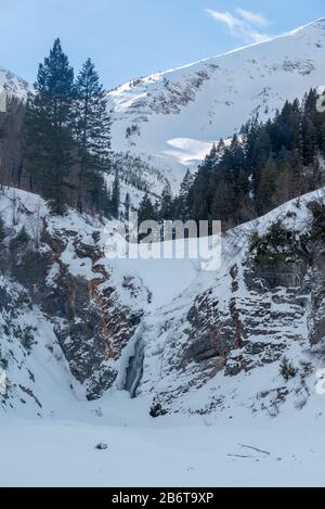 Winterwasserfall, Wallowa Mountains, Oregon. Stockfoto