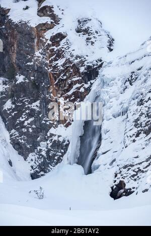 Winterwasserfall, Wallowa Mountains, Oregon. Stockfoto