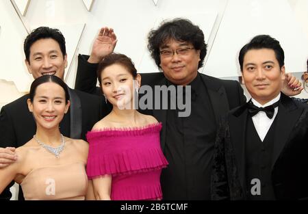 Oscars 2020 (Oscars 2020) - Eingetroffene im Dolby Theatre in Los Angeles, Kalifornien. Mit: Bong Joon-ho, Song Kang-ho, Lee Sun-kyun, Cho Yeo-jeong und Park So-Dam Wo: Los Angeles, Kalifornien, Vereinigte Staaten Wann: 09. Februar 2020 Credit: Adriana M. Barraza/WENN Stockfoto