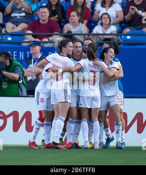 Frisco, Texas, USA. März 2020. Team Spanien genießt den Sieg über England. Credit: Hoss McBain/ZUMA Wire/Alamy Live News Stockfoto