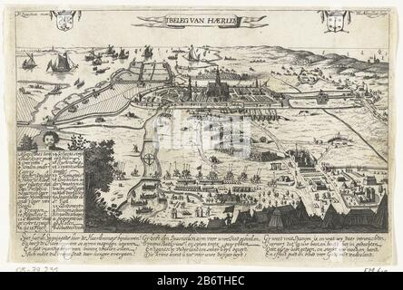 Het belag van Haarlem, 1572-1573 TBelag van Haerlem (titel op object) Überblick über die Belagerung die Stadt Haarlem in der Umgebung in einer Übersichtsseite. Im Vordergrund das Lager der spanischen Truppen am Huis ter Kleef. Oberer linker Arm von Holland, rechter Arm von Haarlem. Unten links eine Kartusche, die von einem jungen Mann mit der Legende 1-21, A-B und A-B auf Niederländisch gehalten wurde. Ein Banner mit dem Titel und den Armen von Holland und Haarlem platziert. Mit der Unterschrift von drei Versen von vier Zeilen auf Niederländisch: Quarzit wie Spanjaerds hier benouwen die Haerlem Mers! [...] Ersteller Der Herstellung:. Druckerhersteller Willem Outge Stockfoto