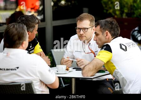 Melbourne, Australien. März 2020. Motorsports: FIA-Formel-1-Weltmeisterschaft 2020, großer Preis von Australien, Marcin Budkowski (POL, Renault F1 Team), Andreas Seidl (GER, McLaren F1 Team), Cyril Abiteboul (FRA, Renault F1 Team), Zak Brown (USA, McLaren F1 Team), Nutzung weltweit Credit: Dpa/Alamy Live News Stockfoto