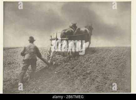 Het ploegen van het Land EIN Steifer Zug (Suffolk) (titel op object) Pflügt die Landa Steif. (Suffolk) (Titelobjekt) Objekttyp: Fotos Artikelnummer: RP-F F80229 Hersteller: Fotograf: Peter Henry Emerson (Listed Building) Herausgeber: Marston, Searle & Riton Sampson Low (Listed Property) Ort Herstellung: UK Datum 1883 - 1888-88 Physikalische Merkmale: Fotogravure Material: Papierkartontechnik: Fotogravure Abmessungen: Foto: H 208 mm × W 289 mmblad: H 344 mm × W 429 mm Stockfoto