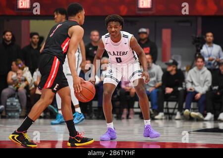 Sierra Canyon Trailblazers schützen Bronny James (0) während eines CIF State Open Division Southern Regional Final High School Basketballspiels gegen Etiwanda, Dienstag, 10. März 2020, in Northridge, Kalifornien, USA. (Foto von IOS/Espa-Images) Stockfoto