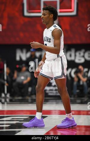 Sierra Canyon Trailblazers schützen Bronny James (0) während eines CIF State Open Division Southern Regional Final High School Basketballspiels gegen Etiwanda, Dienstag, 10. März 2020, in Northridge, Kalifornien, USA. (Foto von IOS/Espa-Images) Stockfoto