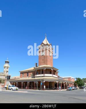 Vertikaler Blick auf das zum Heritage gehörende Postgebäude, 1892, Argent Street, Broken Hill, New South Wales, NSW, Australien Stockfoto