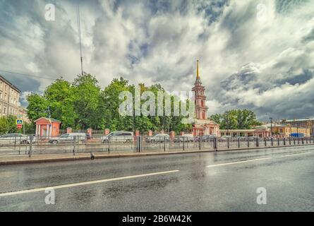 Sankt Petersburg, Russland - 6. Juli 2018: Ligovsky-Aussicht, Kathedrale der Erhöhung des Heiligen Kreuzes Stockfoto