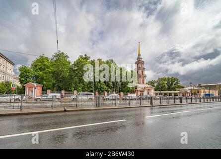 Sankt Petersburg, Russland - 6. Juli 2018: Ligovsky-Aussicht, Kathedrale der Erhöhung des Heiligen Kreuzes Stockfoto