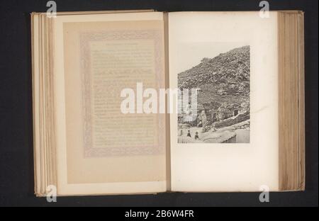 Häuser und Bewohner von Albaicín in Granada Wohnungen der Zigeuner, auf der Albaicin, Granada (Titelobjekt) Immobilientyp: Fotomechanische Druckseite Artikelnummer: RP-F 2001-7-567B-3 Aufschriften / Marken: Beschriftung , Vorderseite, Gedrunk: '' Die wilde Unsolität der Zigeunerbevölkerung, Ihre grobe Sprache und ihre Sitten [...] 'Hase.' Hersteller: Schöpfer: Anonymer Ort Herstellung: Granada Datum: CA. 1883 - oder für 1893 Material: Papiertechnik: Heliogravure Abmessungen: Druck: H 124 mm × W 89 mmToelichtingPrent Vorderseite 66. Subject House wo: Granada Stockfoto