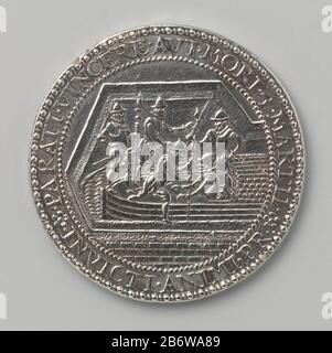 Der Name van Breda traf auf het beulp van het turfschip, penning gechonken aan de veroveraars van de stad Zilveren penning. Voorzijde: Uit een met turf geladen schip komen krijgers te voorschijn binnen omschrift. Keerzijde: Opschrift onder gekroond wapenschild en leeuw met z Stockfoto