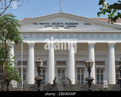 März 2020 Der Asiatische Socity Mumbai und das Rathaus Shahid Bhagat Singh Road Horniman Circle, in der Nähe von RBI, Fort, Mumbai, Maharashtra Indien Stockfoto