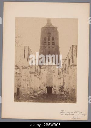 Interieur en de toren van de Nederlands-Hervormde Kerk te Asperen na de Brand van 1896 Interieur und der Turm der Niederländisch-reformierten Kirche in Asperen nach dem Brand von 1896 Objekttyp: Bildnummer: RP-F 00-2272 Aufschriften/Marken: Anmerkung, Rekto, handschriftlich: Turm der NH-Kirche nach dem Brand, März 1896 / Asperen'annotatie, verso, handschriftlich: 'Tower V / d NH Kirche in Asperen nach dem Brand (ZH) / Mar 1896' Hersteller: Fotograf: Anonym (Erbe) Fotograf: AJM Mulder (möglich) Ort Herstellung: Niederländisch Reformierte Kirche Datum: 1896 Material: Papier Stockfoto