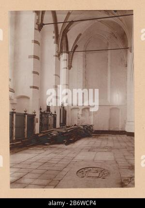 Interieur van de Grote von Sint-Catharijnekerk te Brielle Interieur des Sint-Catharijnekerk Brielle Immobilien Typ: Fotos Artikelnummer: RP-F 00-2296 Aufschriften / Marken: Anmerkung, Rekto handschriftlich "Brielle / die Reformierte Kirche (St. Catherine) den Briel 'Annotation, verso, handschriftlich:' Kirche in Brielle April 1908 / Geschenk Gos The Voogt'annotie, verso, handschriftlich: 'Kirche in Brielle / April 1908 / Geschenk des Gos Voogt' Herstellers: Fotograf: Anonym (Erbe) (zugeschrieben in) Vorbereitung einfügen: Groß oder St. Catharijnekerk Datum: 1908; Fotopapier: Pappe Stockfoto