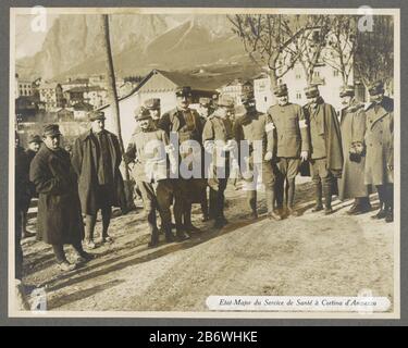 Teil der Fotomedizinmission Henri de Rothschild an die italienische Front im Jahr 1916. Hersteller : Fotograf Henri de Rothschild (zugeschrieben) Ort Herstellung: Cortina d'Ampezzo dating: 1610 Physische Merkmale: Gelatine silberfarbenes Druckmaterial: Papiertechnik: Gelatine silberfarbenes Druckmaß: H 229 mm × W 280 mm Betreff: Krieg (+ Landstreitkräfte) Welt Wo: Cortina d'Ampezzo Stockfoto