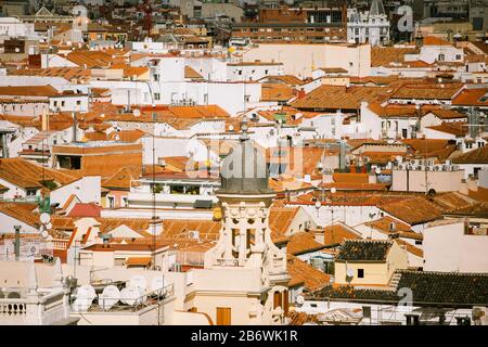 Panoramablick auf die Dächer von Madrid Centro. Madrid, Spanien Stockfoto