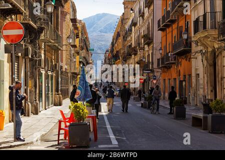 Via Maqueda auch als Strada Nuova, Palermo, Sizilien bekannt Stockfoto